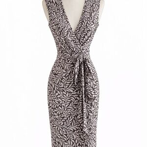 Diane Von Furstenberg Y2K 100% Silk Floral Wrap Dress